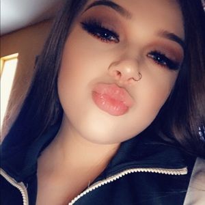 Meet your Posher, Bayley